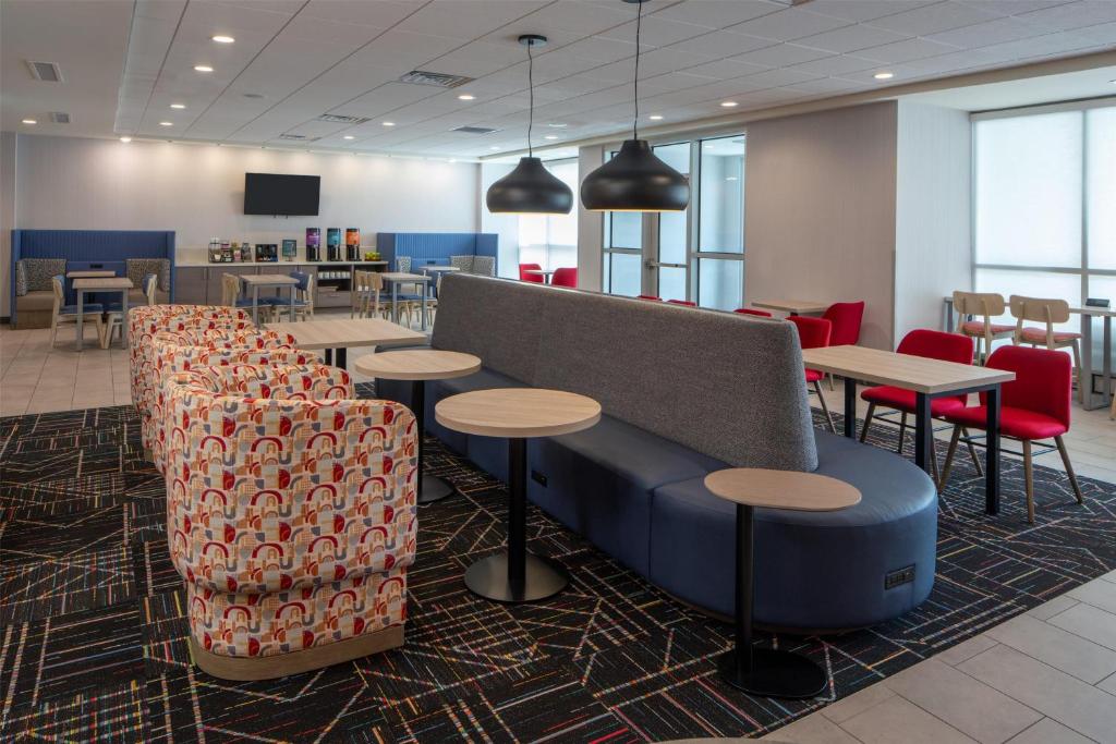 Home2 Suites By Hilton West Lafayette photo