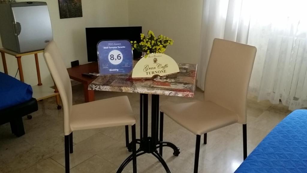 Część wypoczynkowa w obiekcie Aparthotel TURNONE