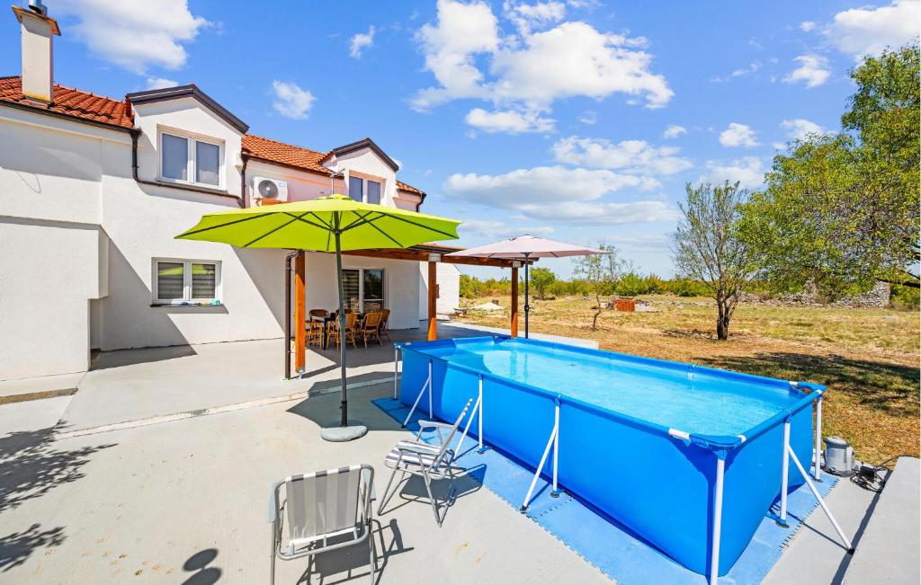 Bassein majutusasutuses Cozy Apartment In Dragisici With Wifi või selle lähedal