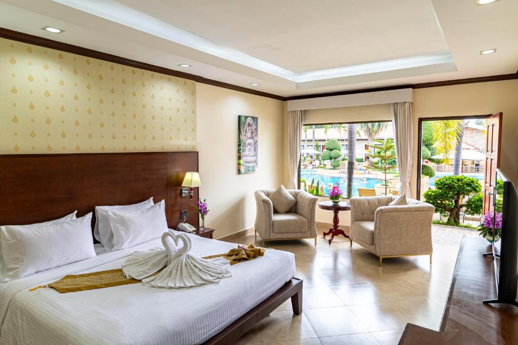 Thai Garden Resort - Deluxe Pool Access Room King Bed