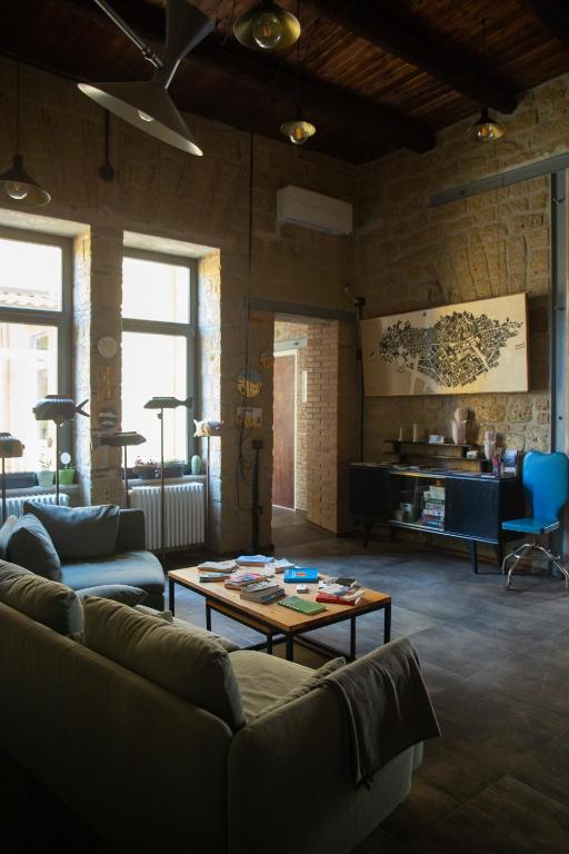 Magma Home - Rooms & Roof - 9