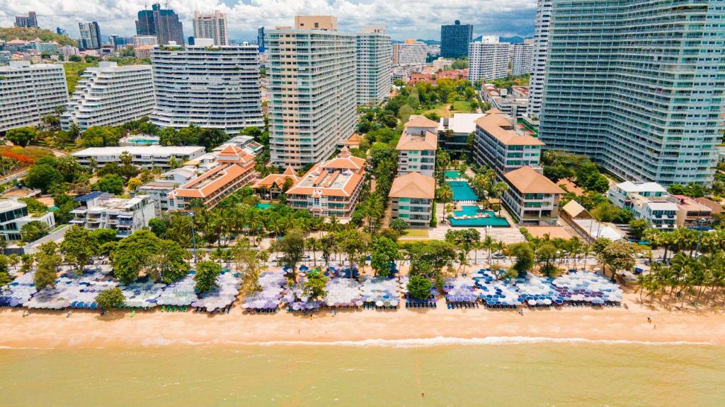 Welcome World Beachfront Resort - Resim 7