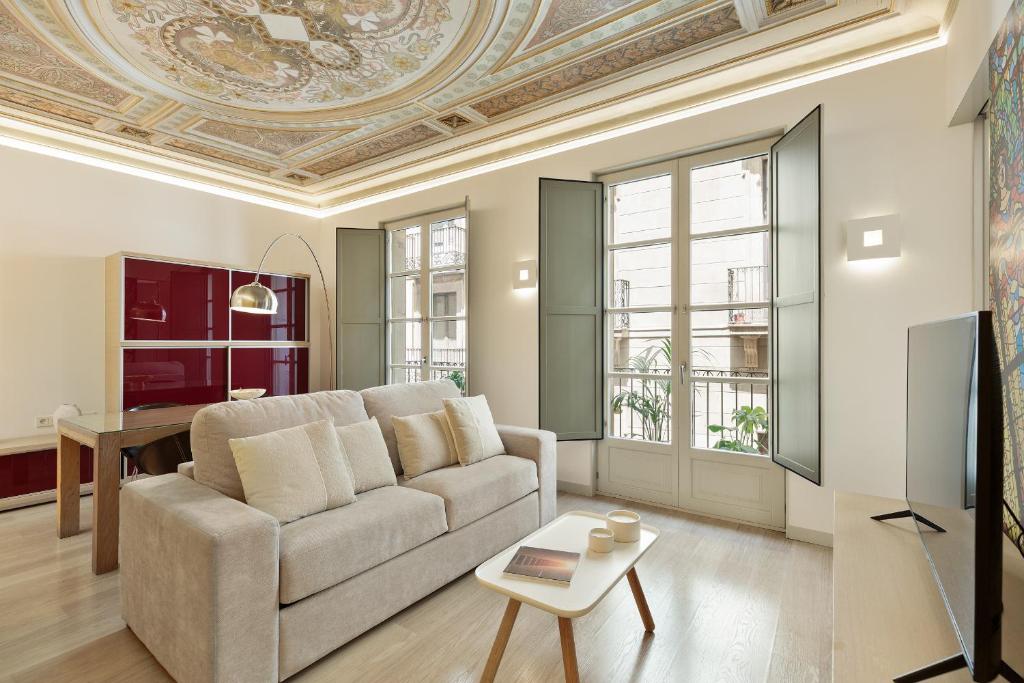 Χώρος καθιστικού στο Ola Living Portaferrissa