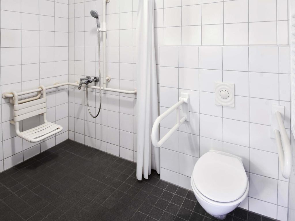 B&B HOTEL Bremen-Süd - Resim 21