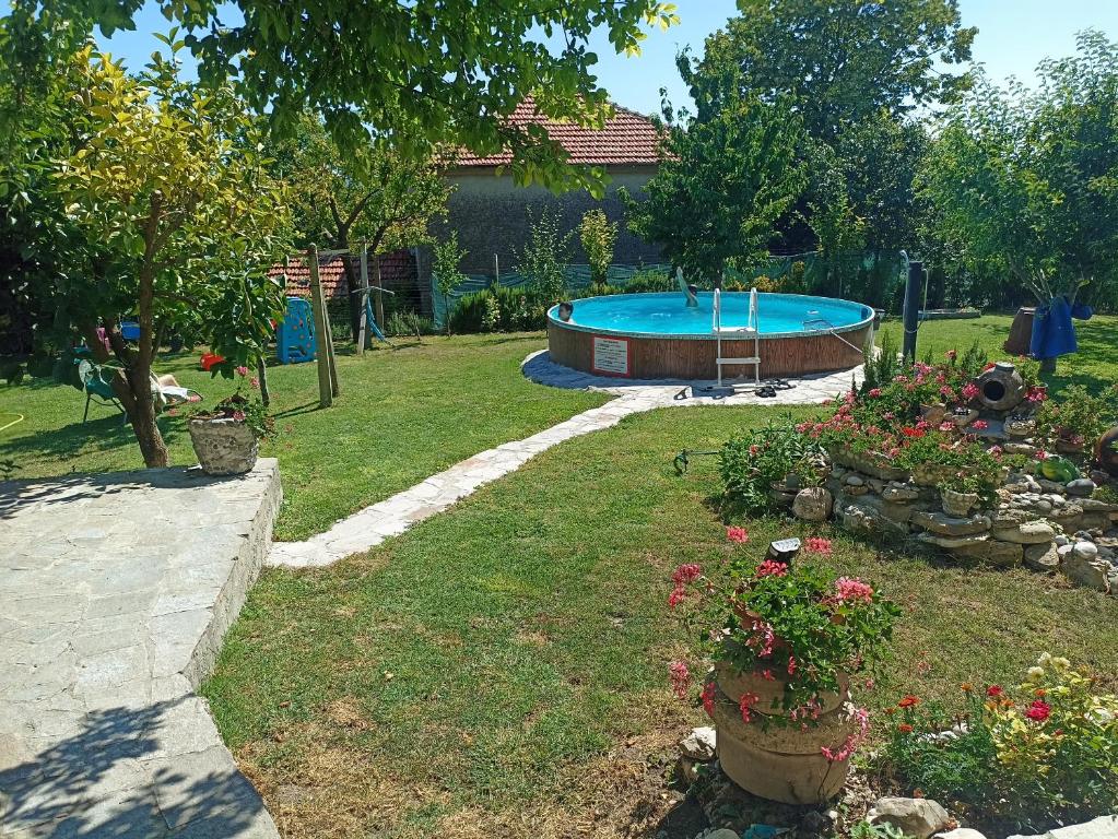 Gallery image of Stai za gosti Bazdarovi in Byala