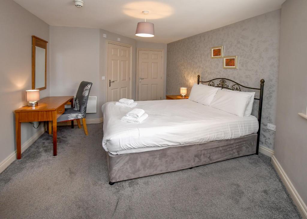 The Queens Hotel - 
