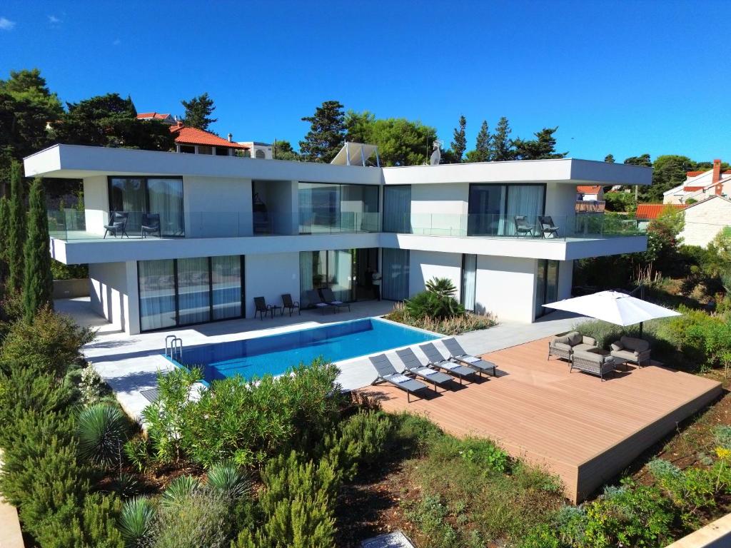 Swimmingpoolen hos eller tæt på Villa Brac