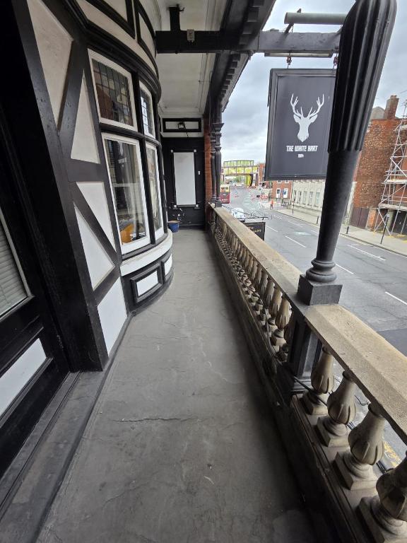 The White Hart Hull - Deluxe Double Room With Balcony