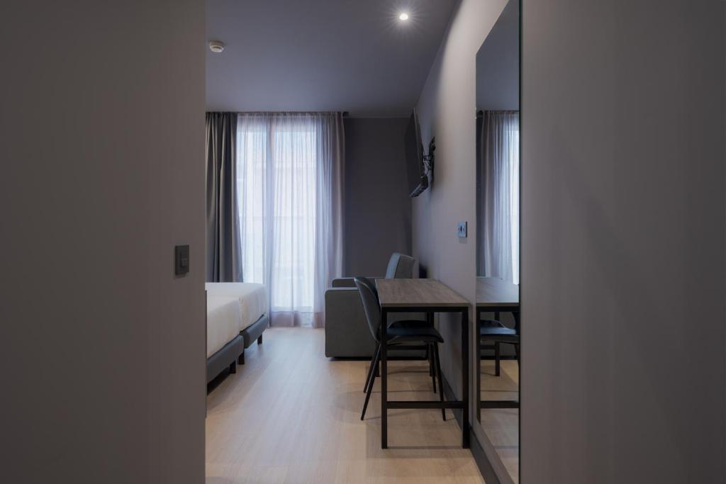 Hotel LIVVO La Escarlata - 家庭间 - 带法式阳台