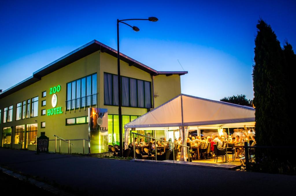 Budova, kde se hotel nachází