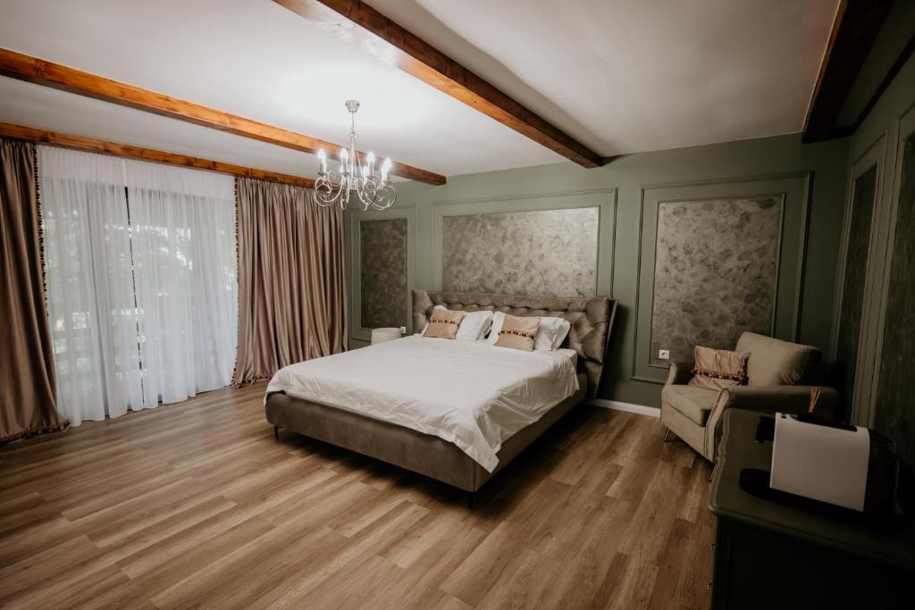 Ένα ή περισσότερα κρεβάτια σε δωμάτιο στο Dallas Garden Suite