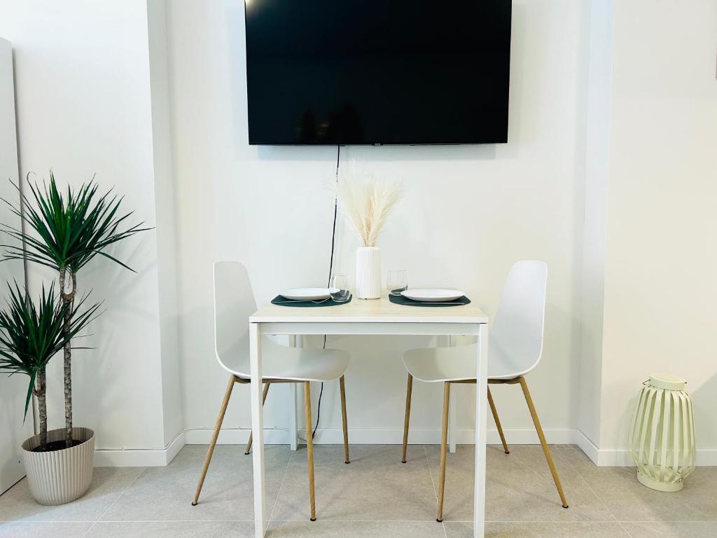 Golden Suite - Stylish and with FREE Parking! - Resim 10