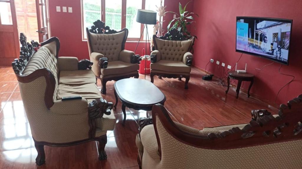 Afbeelding uit fotogalerij van Colonial style house with rooftop in Pisco