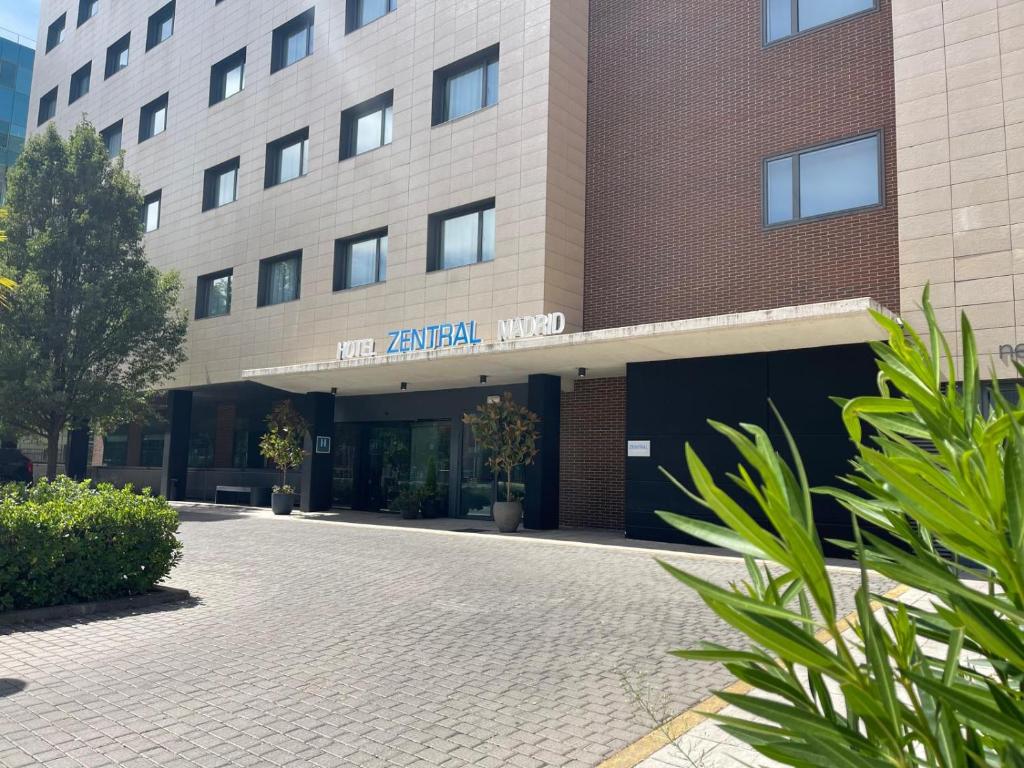 Hotel Zentral Castellana Norte - Resim 9