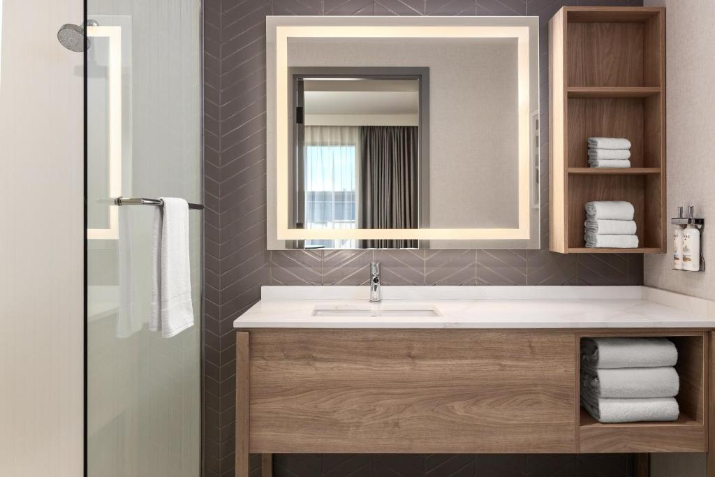 Staybridge Suites Montreal Airport - St-Laurent by IHG - Resim 11