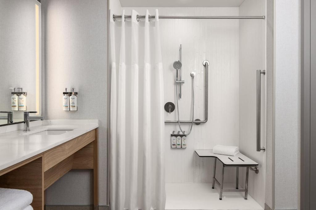 Staybridge Suites Montreal Airport - St-Laurent by IHG - Resim 16