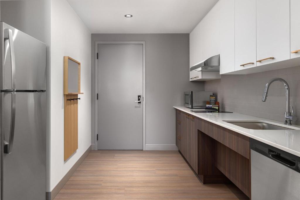 Staybridge Suites Montreal Airport - St-Laurent by IHG - Resim 40