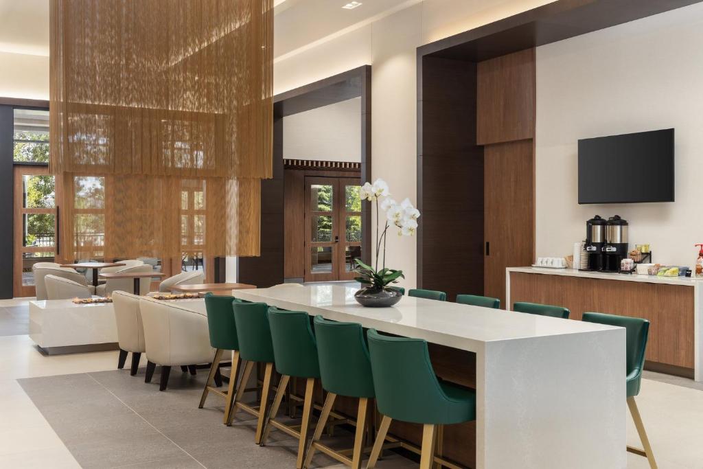 Staybridge Suites Montreal Airport - St-Laurent by IHG - Resim 33