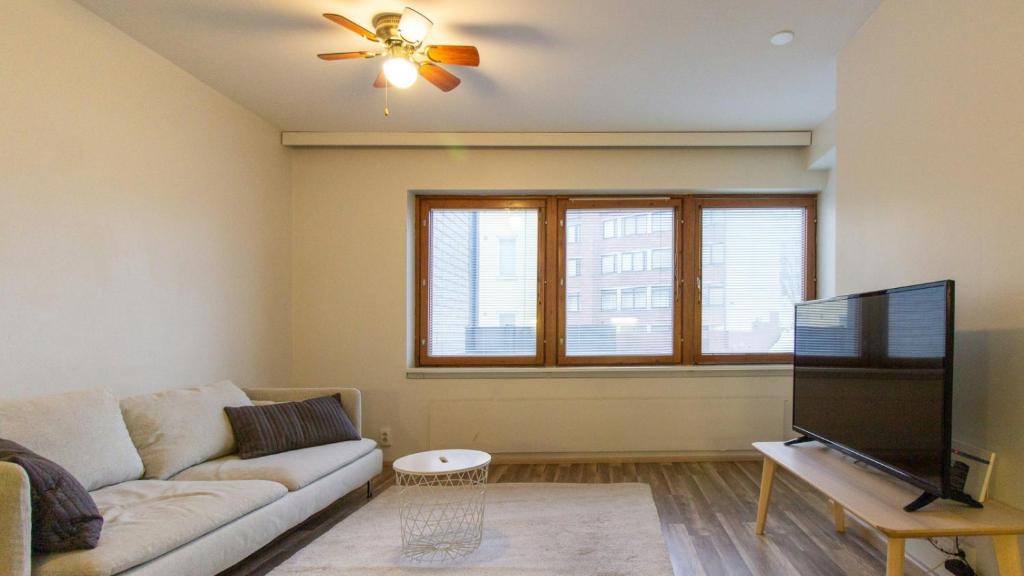 Μια τηλεόραση ή/και κέντρο ψυχαγωγίας στο Convenient Apartment for 3