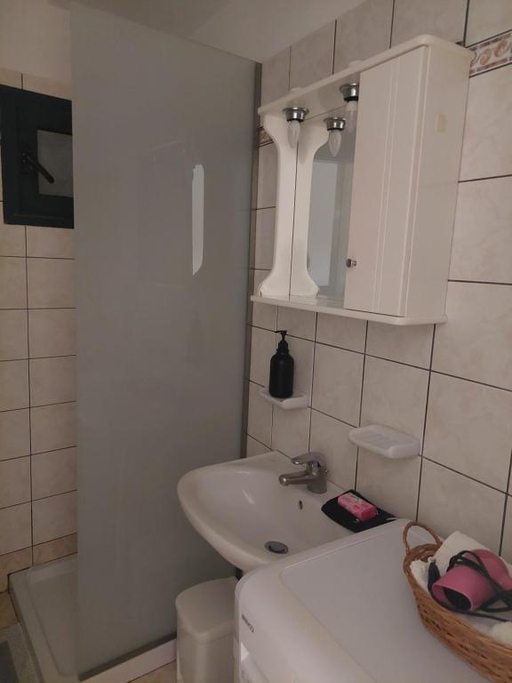 Rouchotas Studios by Viktor 1rst Floor - 12