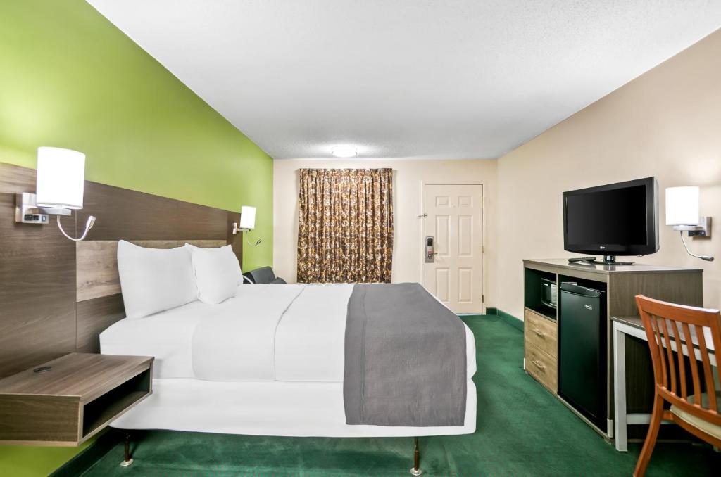Americas Best Value Inn - Rome - Kamer Met Kingsize Bed - Niet-Rokers