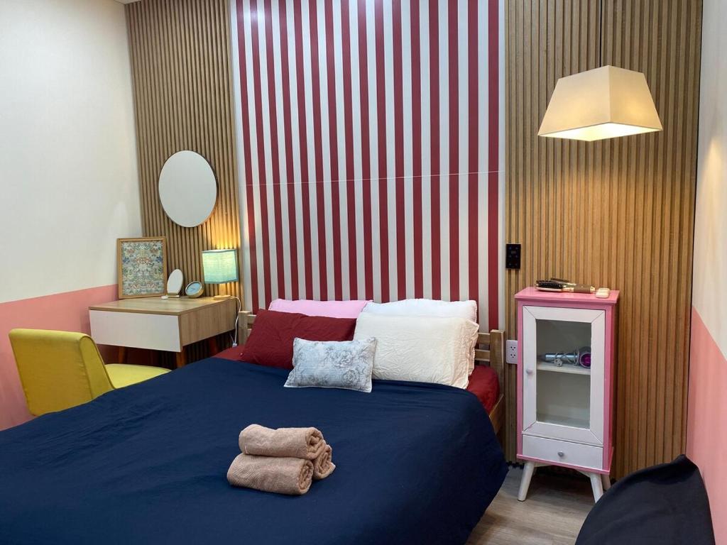 Ένα ή περισσότερα κρεβάτια σε δωμάτιο στο Mornachy apartment 2 Bedrooms-5 guest-swimming pool