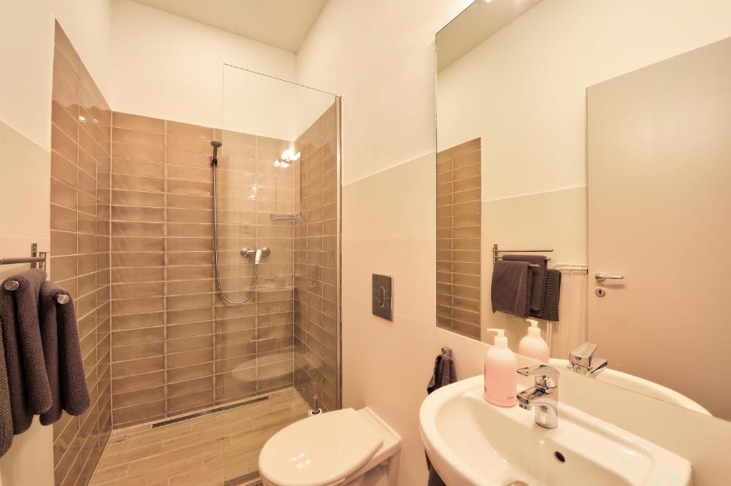 Łazienka w obiekcie Villa Oliver 2 Siófok
