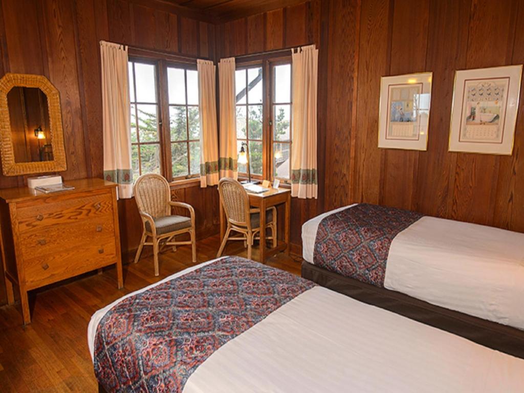 Asilomar Conference Grounds - Double Room With Two Twin Beds