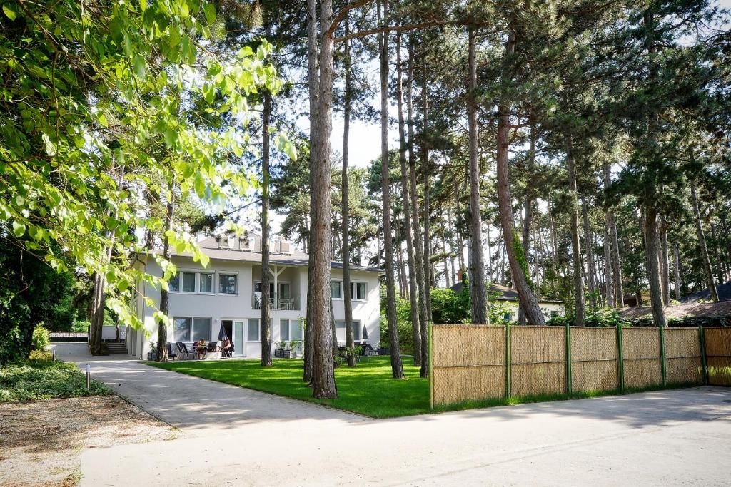 Ogród w obiekcie Villa Oliver 2 Siófok