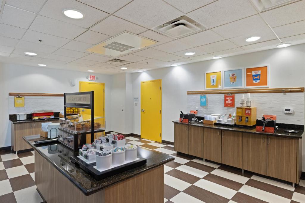 Hampton Inn & Suites Madera photo