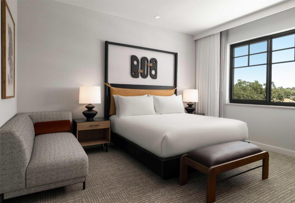 The Ava Hotel Paso Robles, Curio Collection By Hilton - One-Bedroom King Suite With Sofa Bed