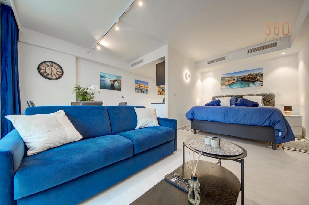 Stunning Apartment With Rooftop Access image