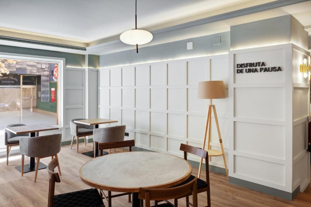 B&B HOTEL Zaragoza Royal - Resim 31