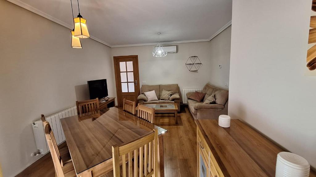 an overhead view of a living room with a couch at Apartamento Poblete in Poblete