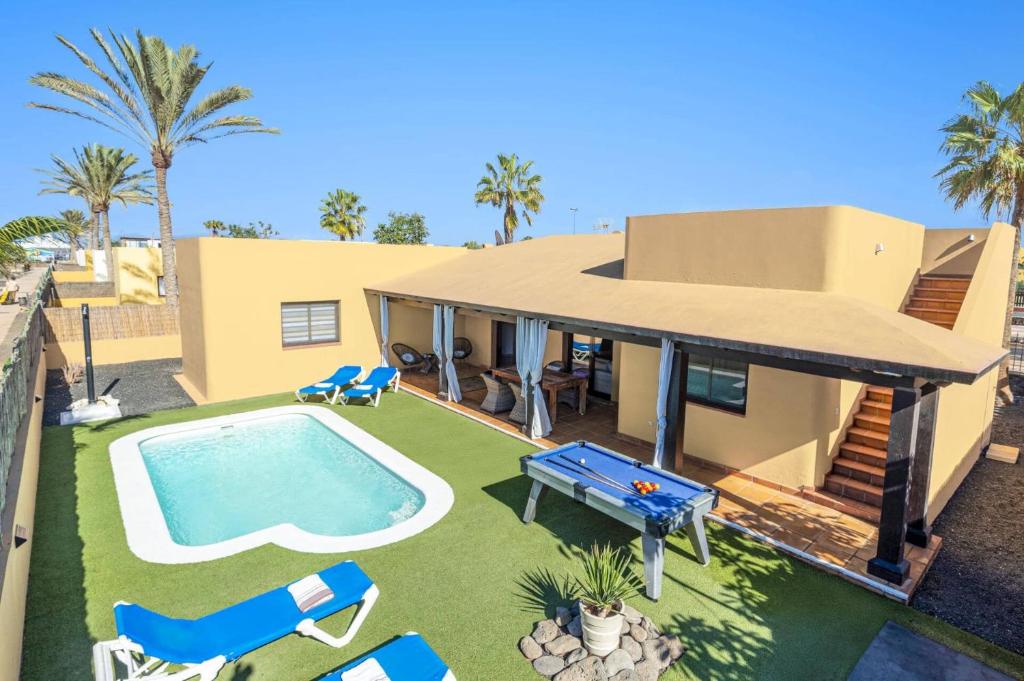 Villa Papagayo Deluxe by Villa Plus