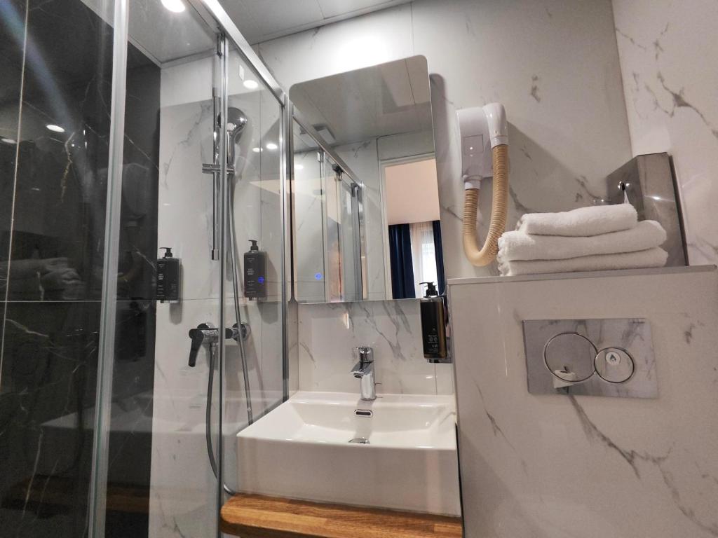 Atelier Montparnasse Hôtel - Resim 15