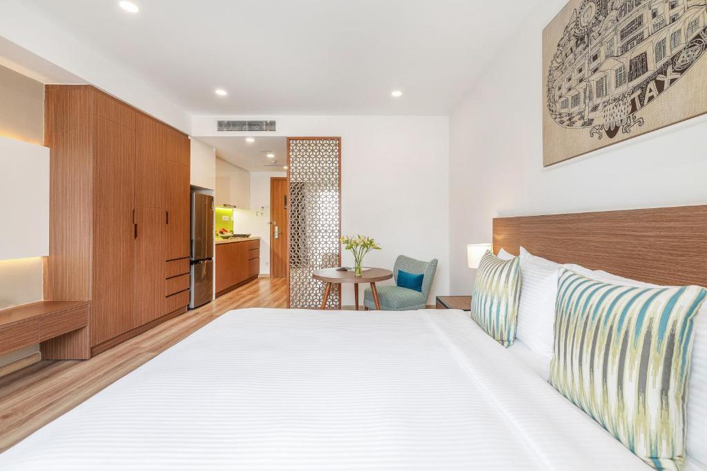 Studio Queen Room City View with Afternoon Tea once per stay