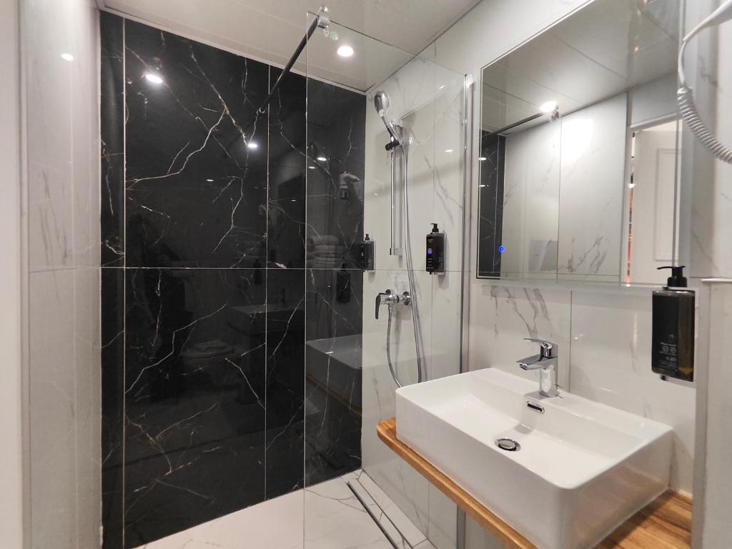 Atelier Montparnasse Hôtel - Resim 26