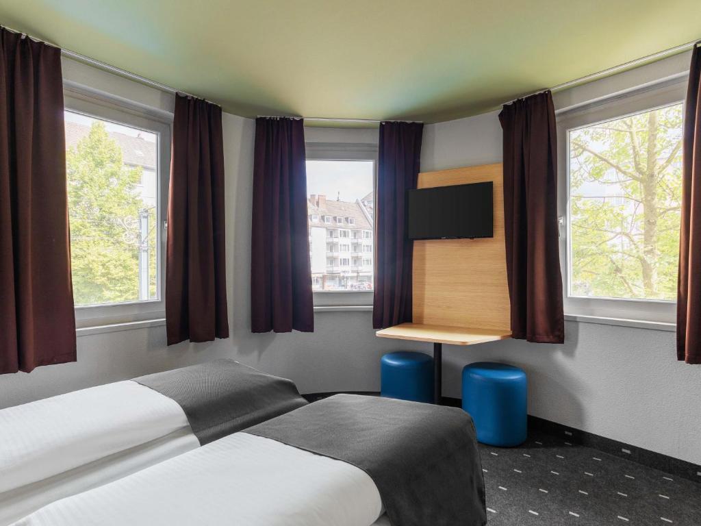 B&B Hotel Düsseldorf City-Süd - Resim 1