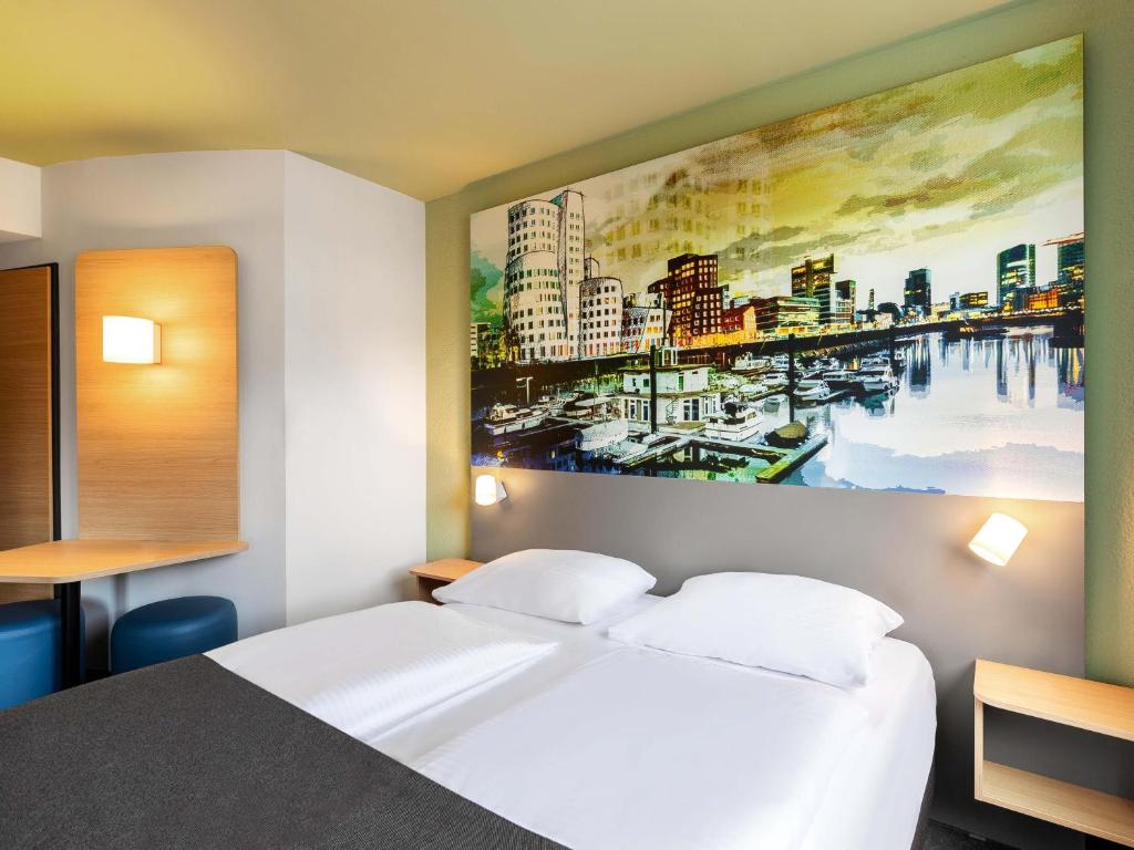 B&B Hotel Düsseldorf City-Süd - Resim 7