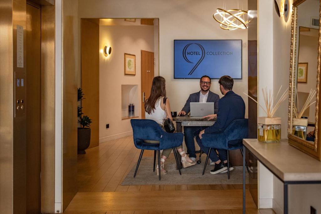 9Hotel Cesari - Resim 14