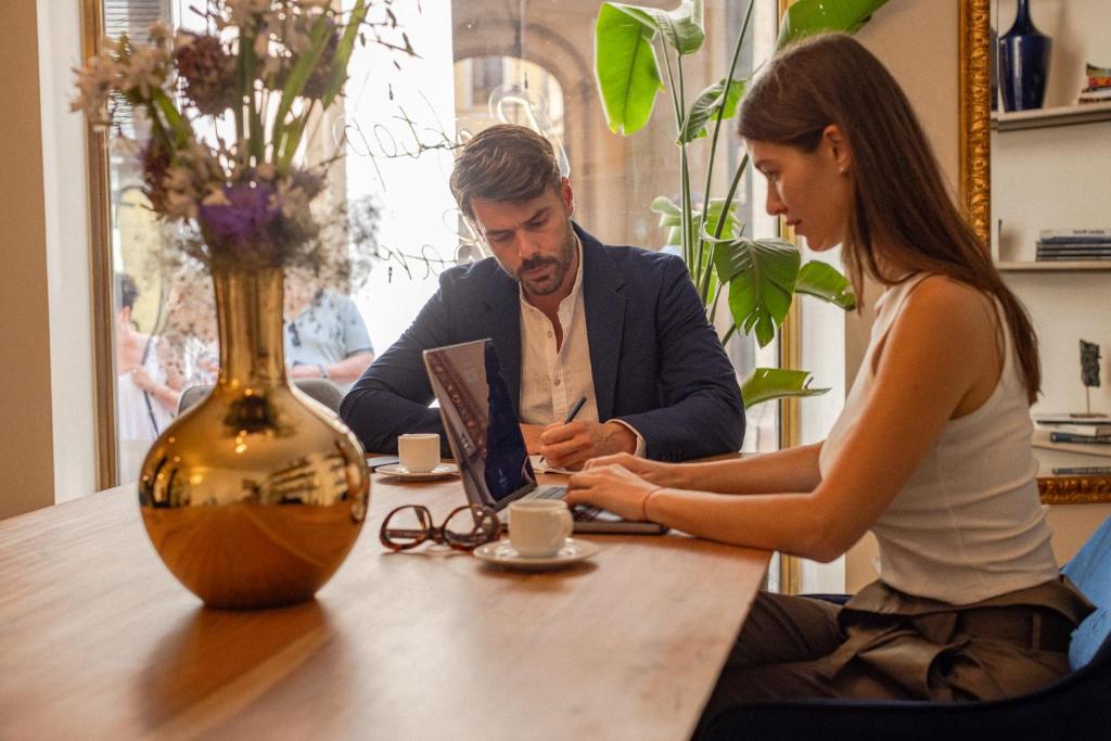 9Hotel Cesari - Resim 17