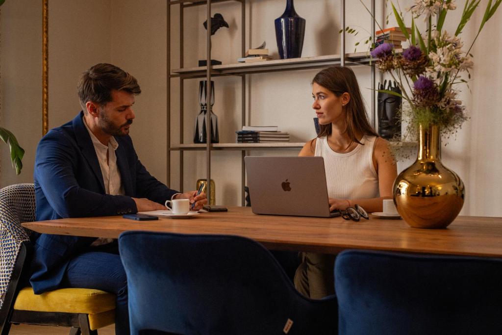 9Hotel Cesari - Resim 19