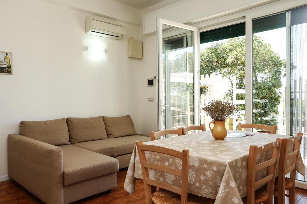 A seating area at A Casa di Teresa