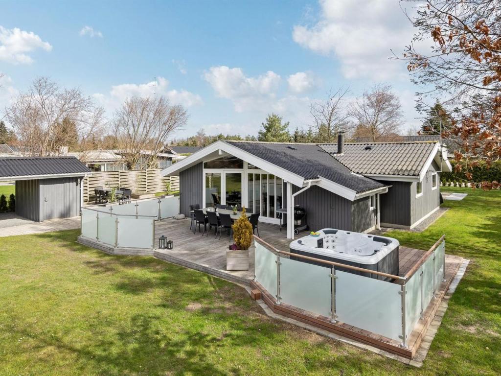 Budova, kde se prázdninový dům nachází