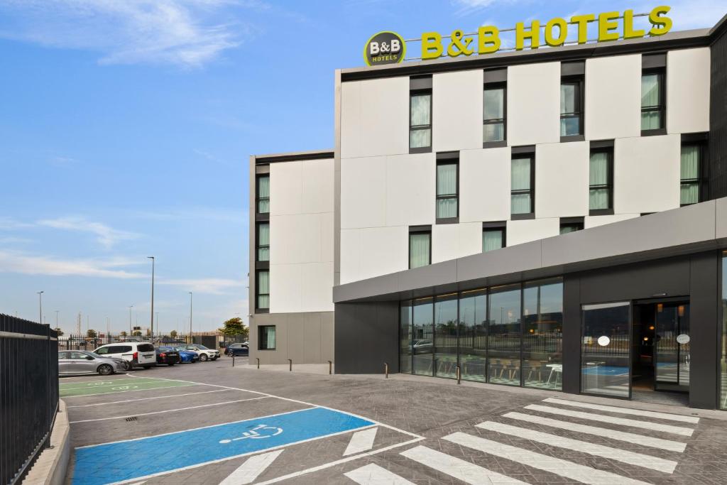 B&B HOTEL Alicante Aeropuerto - Resim 6