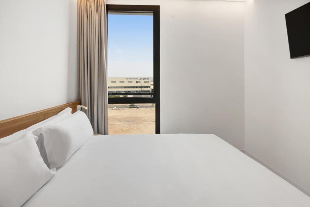 B&B HOTEL Alicante Aeropuerto - Resim 33