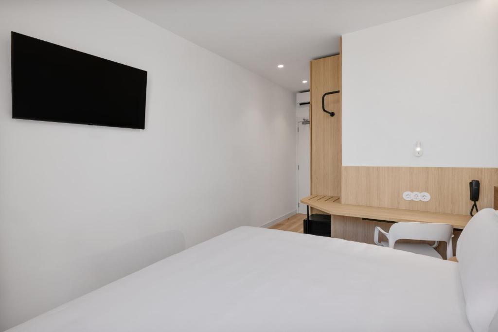 B&B HOTEL Alicante Aeropuerto - Resim 29