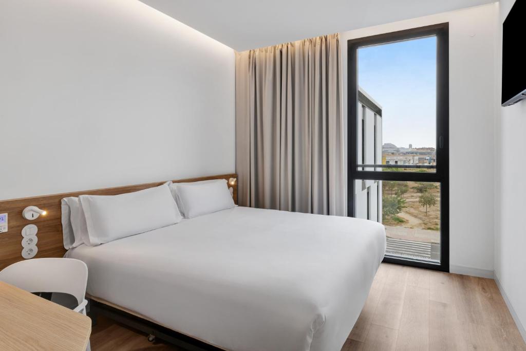 B&B HOTEL Alicante Aeropuerto - Resim 2