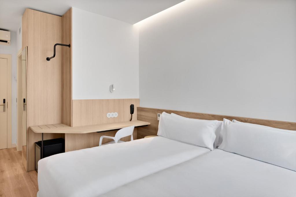 B&B HOTEL Alicante Aeropuerto - Resim 38